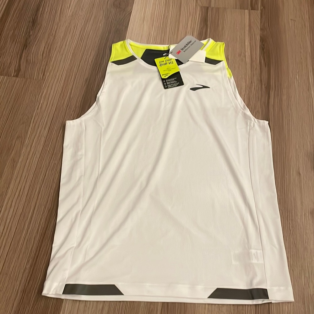 Brooks low light high vis running tank